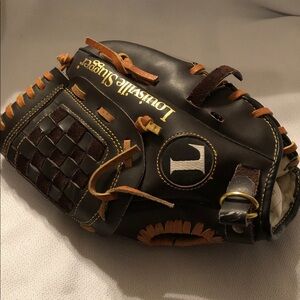 Louisville Slugger Brown Kids Baseball Glove left hand 10 inch AHBG43C 10”